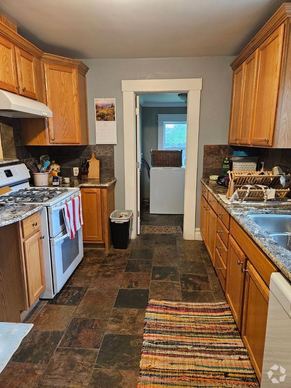 Building Photo - 303 N 4th St Rental