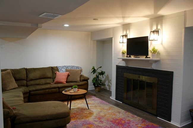 Photo - 535 Perry St Unit 1/2