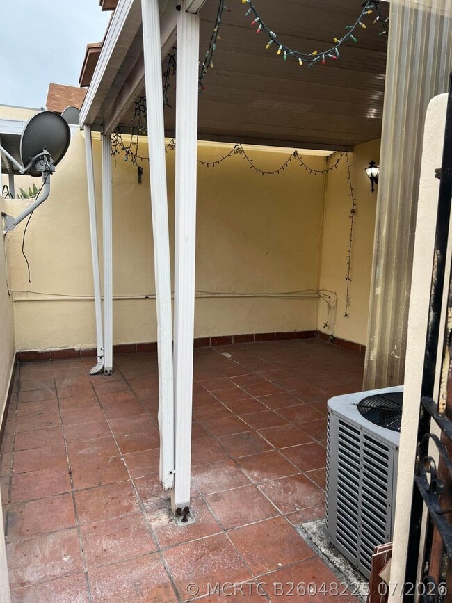20 SW 108th Ave