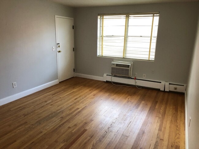 Photo - 378 Park Rd Unit B1