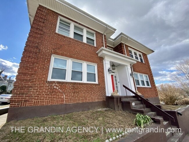 202 Elm Ave