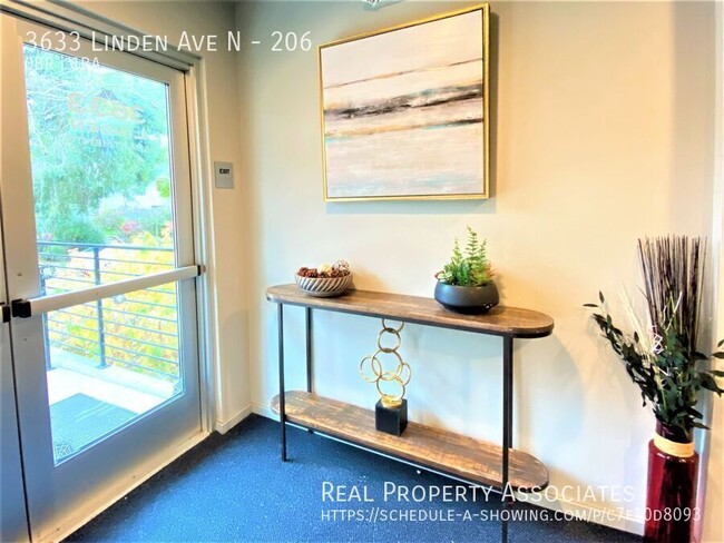 Photo - 3633 Linden Ave N