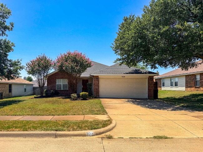 Photo - 3 Bed, 2 Bath Home in Burleson, TX