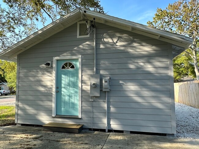 Photo - 816 10th St SW