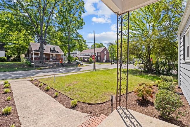 Photo - Beautiful 2 bedroom, 1 bath home near Downtown Durham, High-end Finishes and fenced-in backyard!