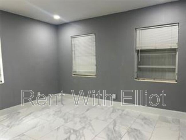 Photo - 2218 Roosevelt St