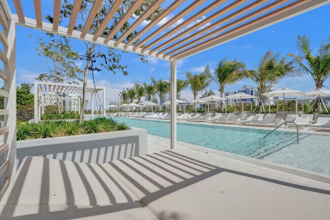 580 72nd St Unidad SI FL5-ID1263784P