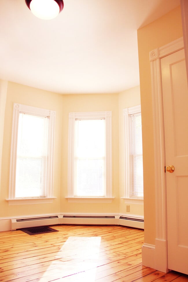 Photo - 206 N Winooski Ave Unit APT A