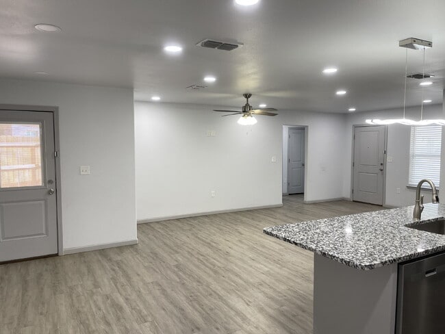 Photo - Spacious Home on a quiet cul-de-sac street