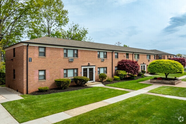 Bridgeton Apartments