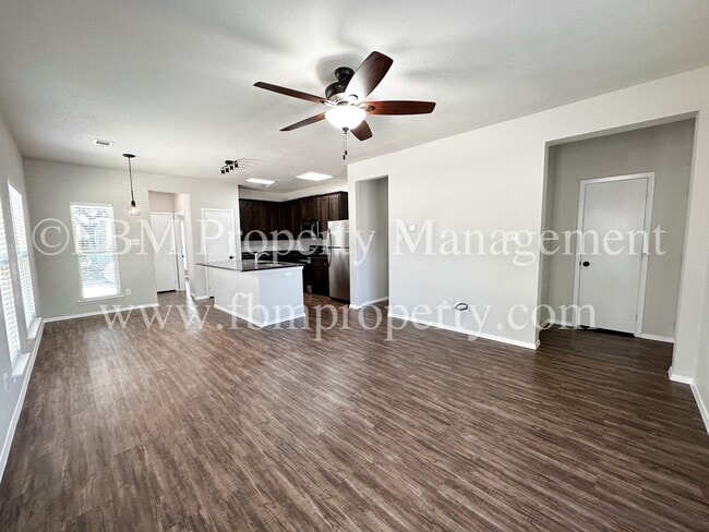 Photo - 818 Rose St