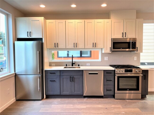 Photo - 1525 17th Ave S