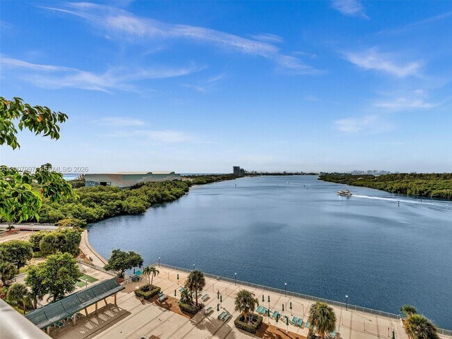 Photo - 300 Bayview Dr Unit 902