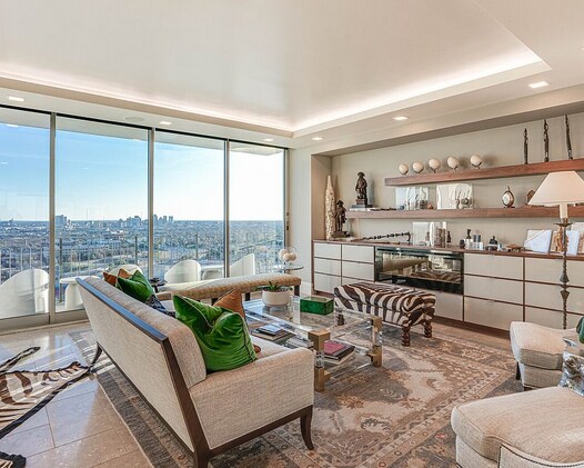 Building Photo - 700 Hildebrand-100.4 Unit 100.4