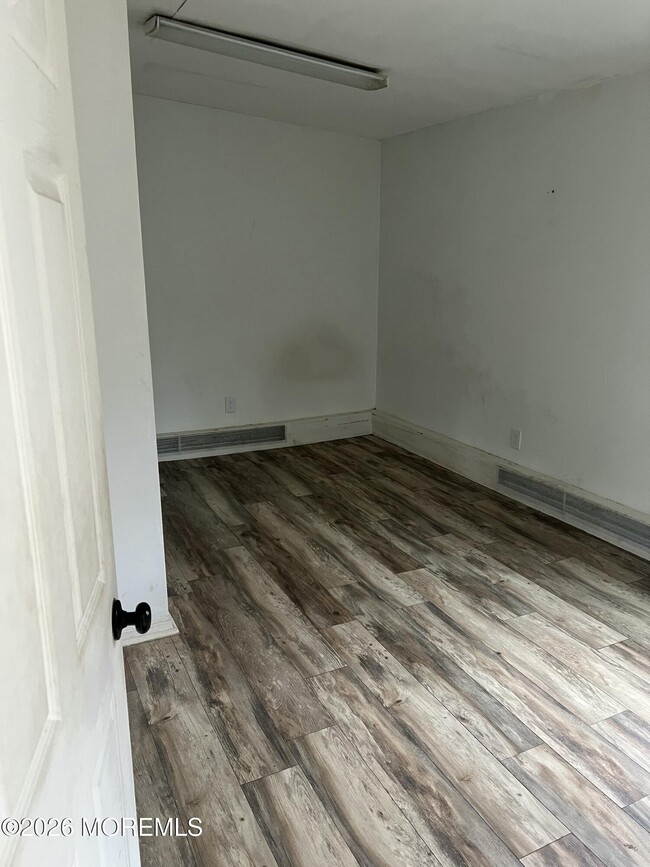 Photo - 919 Lakewood Farmingdale Rd