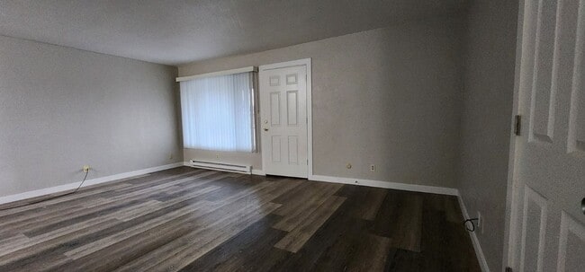 Building Photo - $500 MOVES YOU IN - 2 Bedroom on 18th Ave in Albany - Pet Friendly Unit 819-02