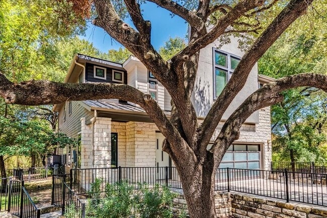 Photo - 2807 Del Curto Rd