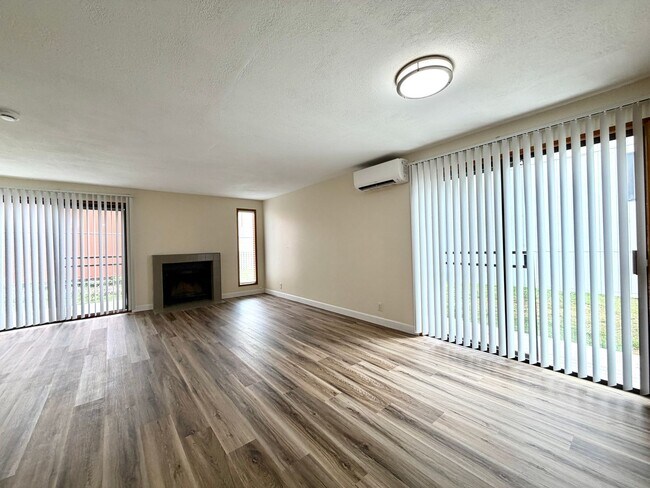 Photo - 0152-01B - Elm Tree Garden Apartments B Unit 4455