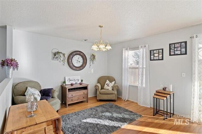 Photo - 3bed, 2.5bath, 2031sq.ft. home in South Nampa