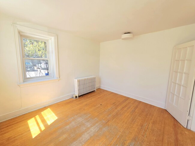 Photo - 325 Main St Unit 1