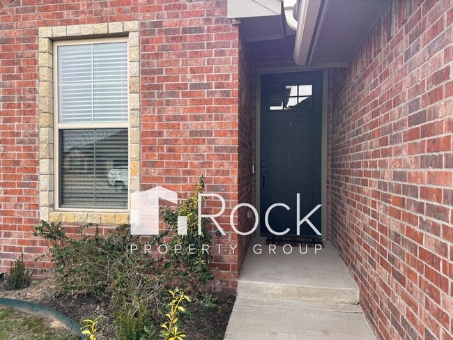 Photo - Beautiful 3 Bedroom Home with Study in Westmoore Area of OKC