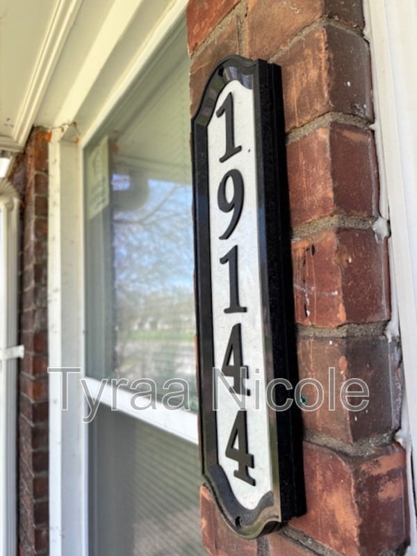 Building Photo - 19144 Moross Rd