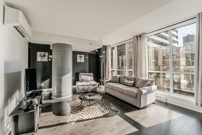 Building Photo - 1211 Drummond St Unit 301