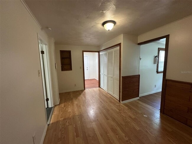 Photo - 407 Poinsettia Rd