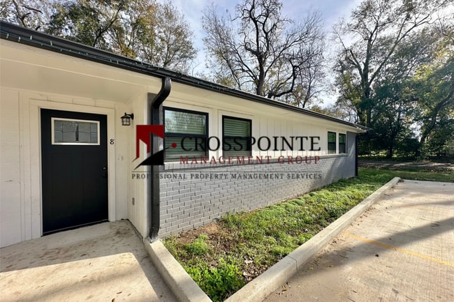 Photo - Pecan St. (LEASE UP ONLY) Unidad 8