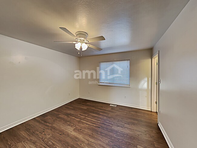 Photo - 896 N 1110 W House