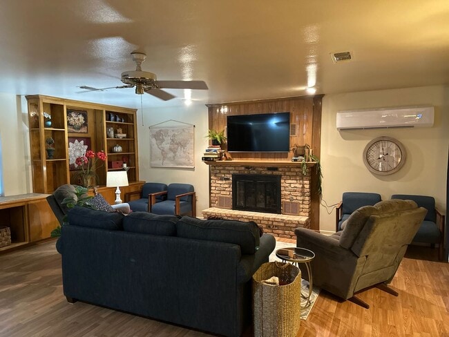 Building Photo - ONE BEDROOM, one bath, FULLY FURNISHED; AL... Rental