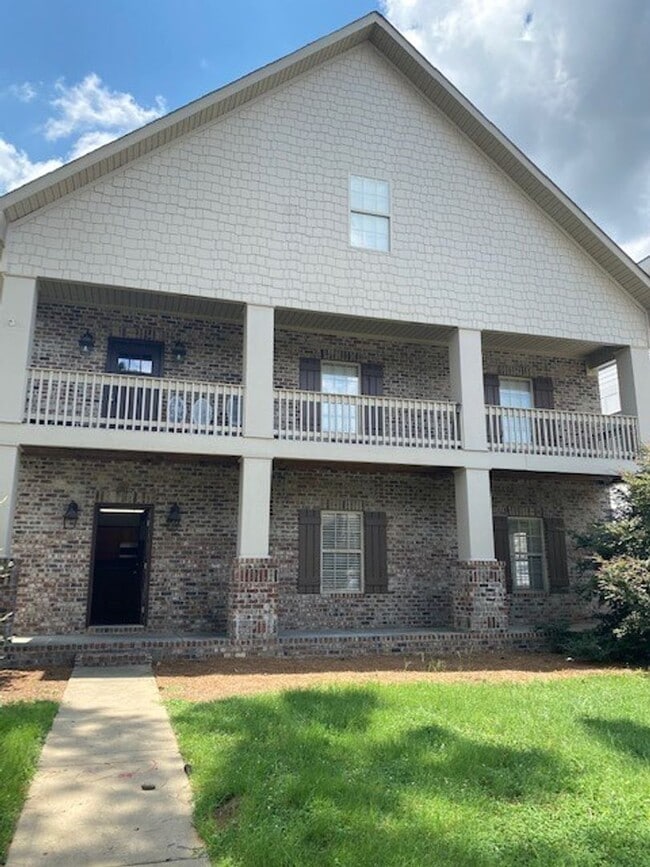 Building Photo - 405 Meador Dr Unit 1