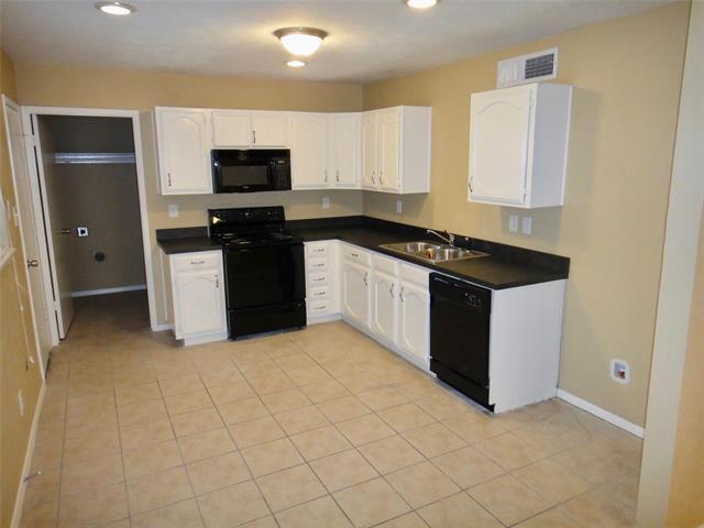 Photo - 512 White Oak St