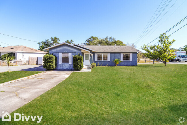 Building Photo - 5004 Deltona Blvd Rental