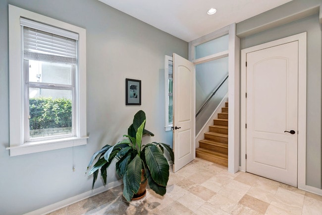 Photo - 2027 Butler Ave