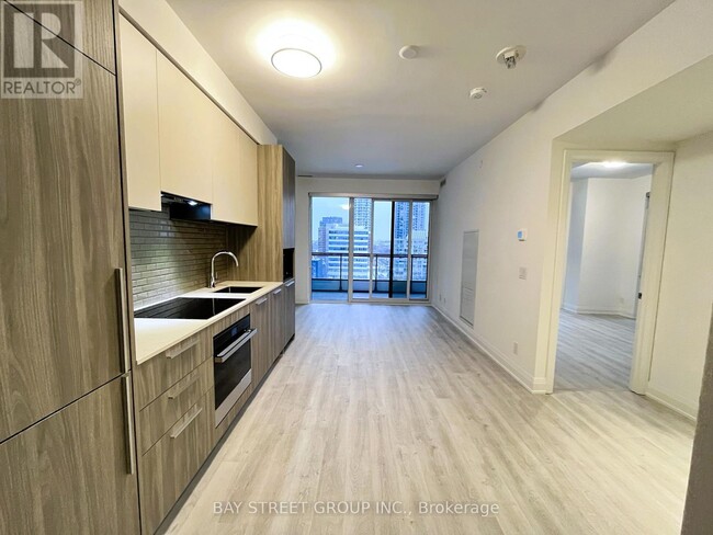 Photo - 65 Broadway Ave Unité 1211