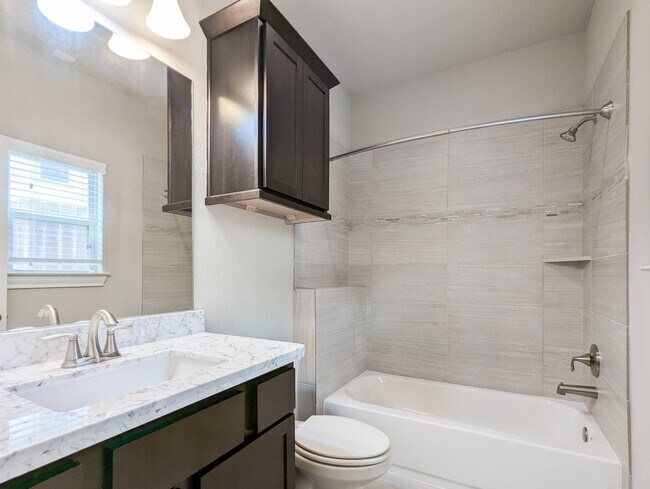 Photo - 5323 Kiam St