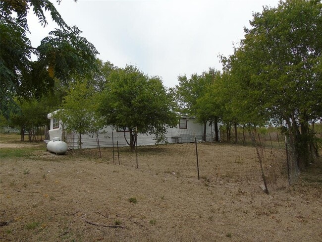 Photo - 910 Bunton Ln