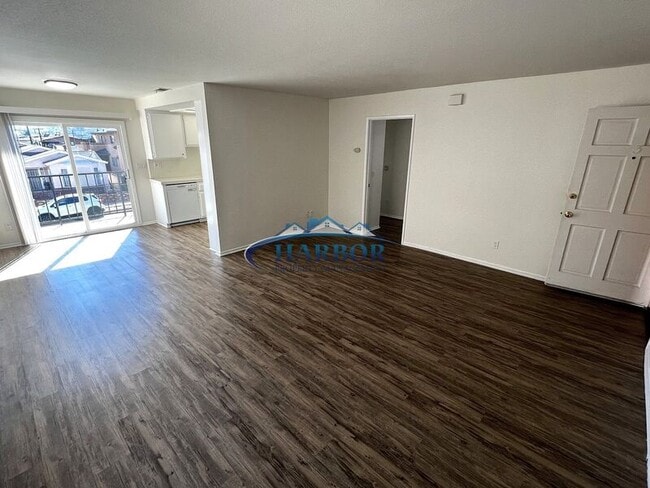 Photo - 672 W 12th St Unit 3