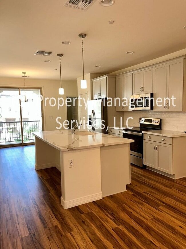 Photo - Beautiful Brand New Home In Gilbert Lake Community!