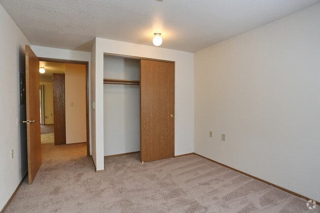 College Pointe Apartments