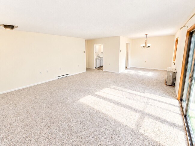 50 Hawthorne Cir
