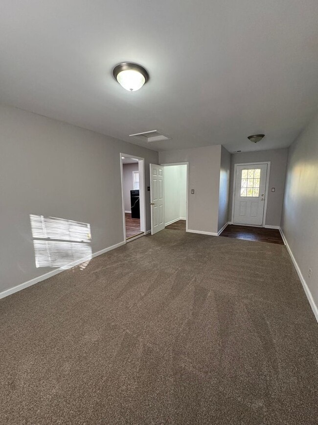 Photo - 1581 Roberts Rd