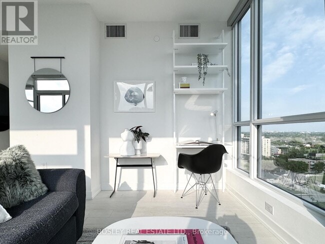 Photo - 10 De Boers Dr Unit 1313