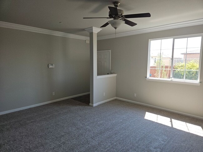 Photo - 4 BED 2.5 BATH WITH LARGE BONUS ROOM & GARAGE