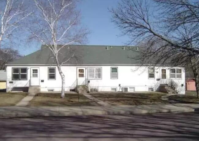 102 2nd Street, Jackson, MN - 104 2nd St