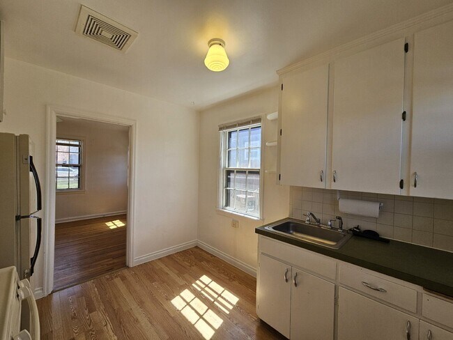 Photo - 2137 S Grant St