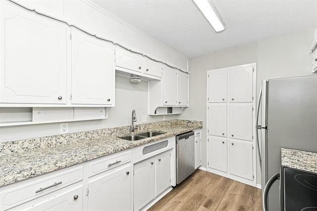 656 Sue Ann Ln