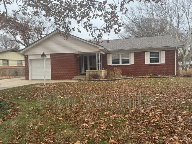 Building Photo - 900 N Redbarn Ln