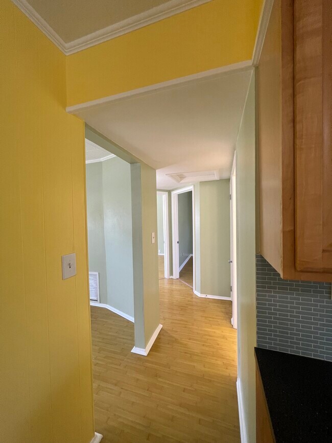 Photo - 5321 Newton Ave S